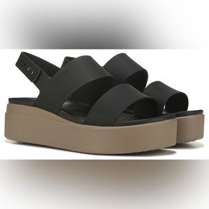 Crocs Brooklyn Low Wedge Platform Sandal - Size 7